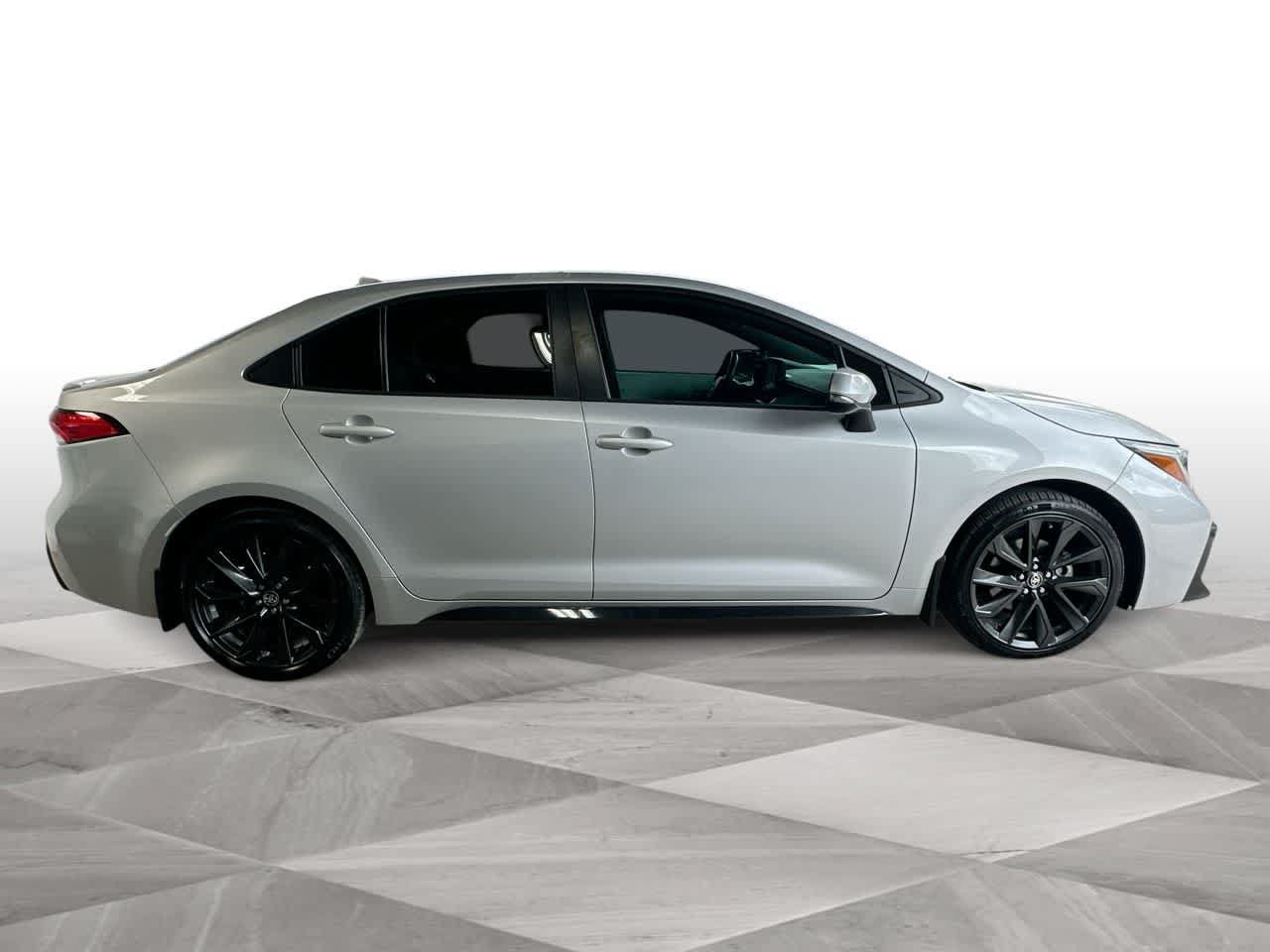 Used 2024 Toyota Corolla SE FWD image 9