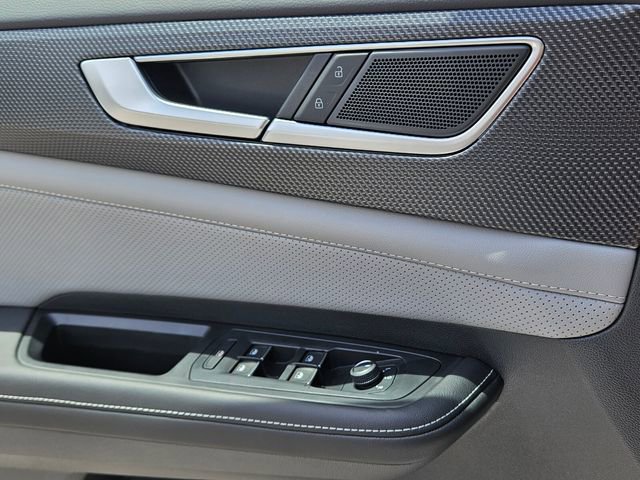 New 2025 Volkswagen Atlas Cross Sport SEL R-Line image 30