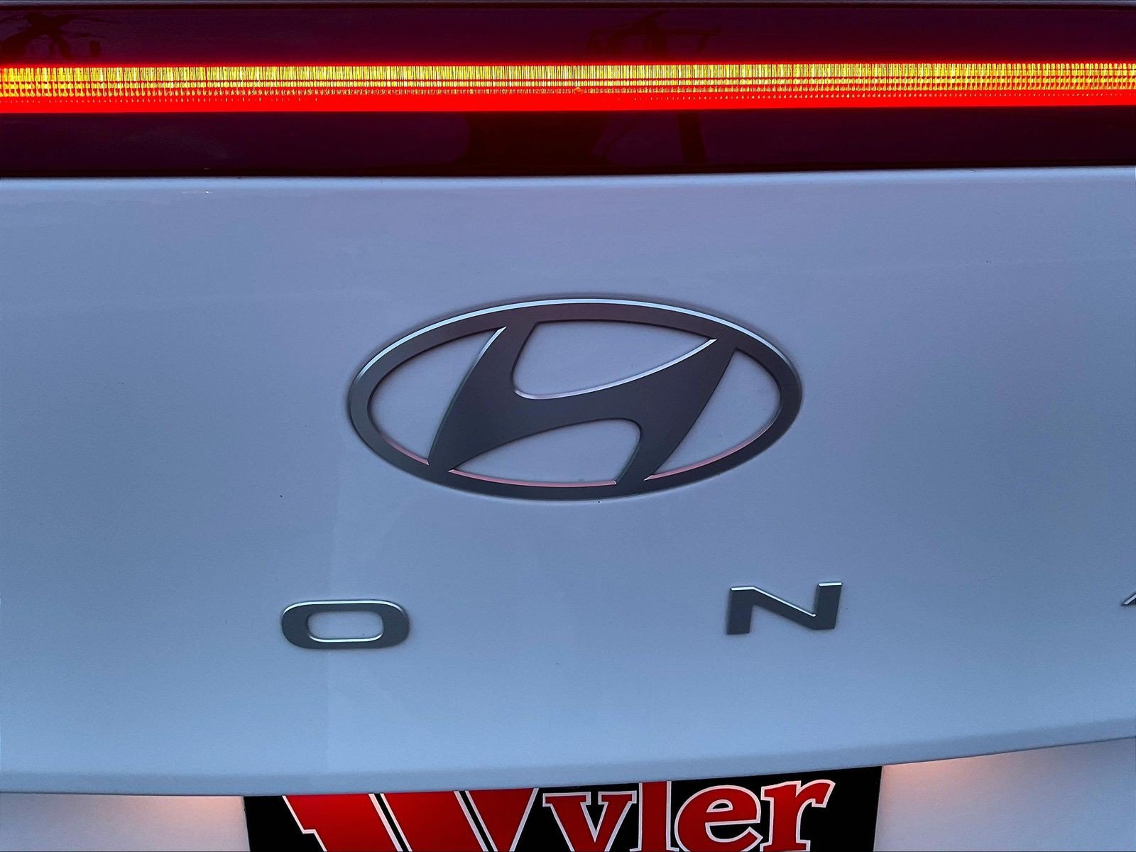 Used 2024 Hyundai Kona Limited AWD/4WD image 24