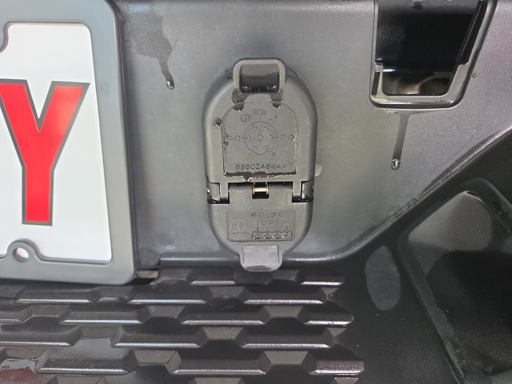 Used 2026 RAM 1500 Laramie AWD/4WD image 14