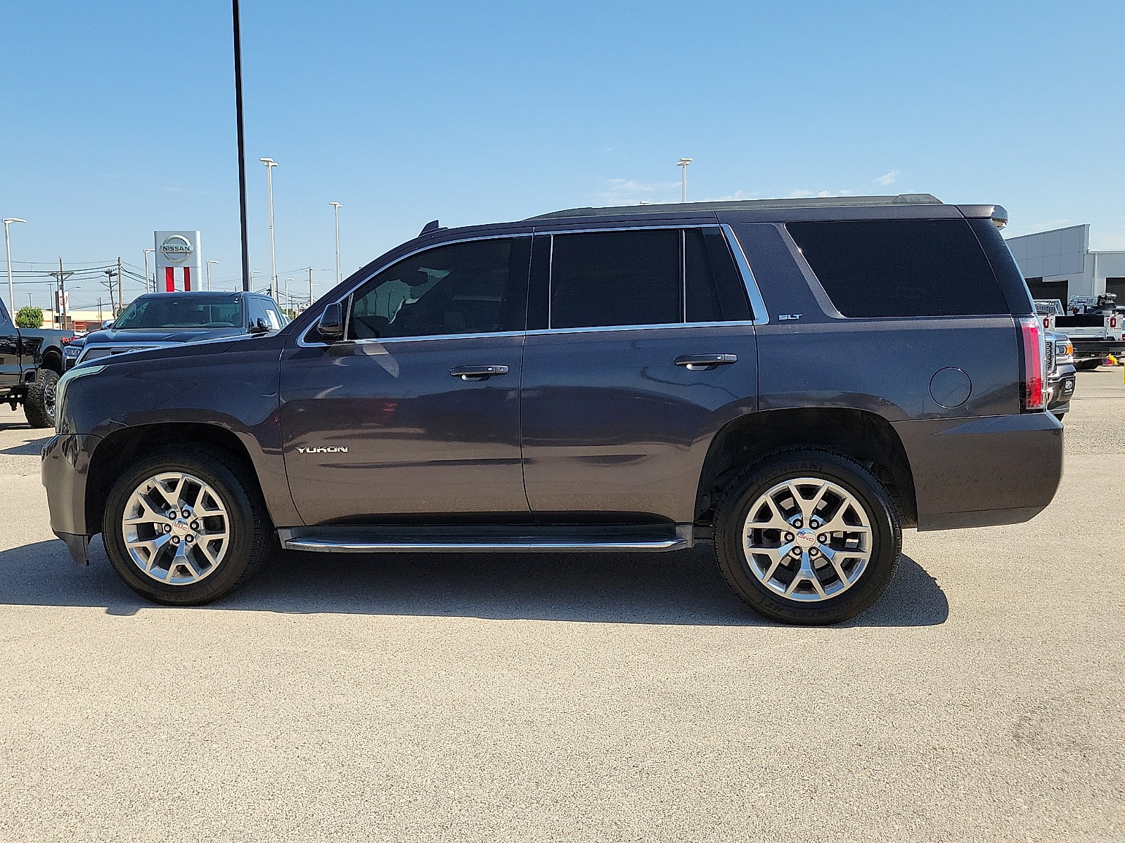 Used 2016 GMC Yukon SLT w/ Open Road Package RWD image 2