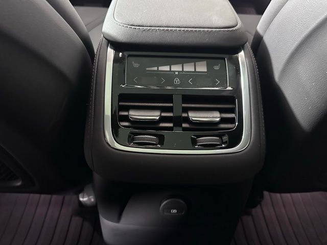 Used 2025 Volvo XC90 T8 Plus w/ Protection Package Premier AWD/4WD image 20