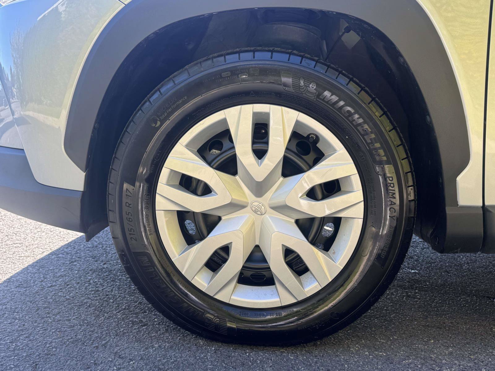 Certified 2024 Toyota Corolla Cross L AWD/4WD image 10