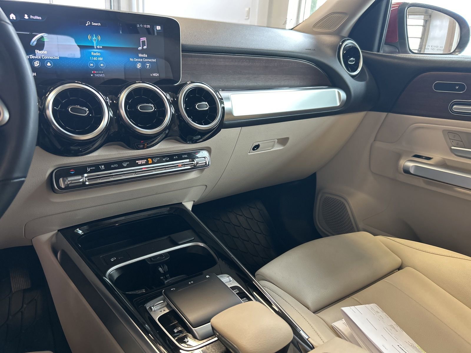 Used 2020 Mercedes-Benz GLB 250 4MATIC image 27