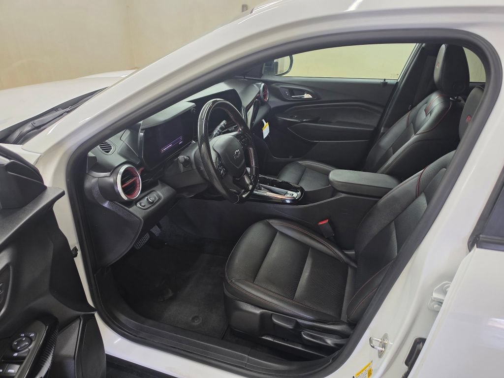 Used 2024 Chevrolet Trax RS FWD image 7