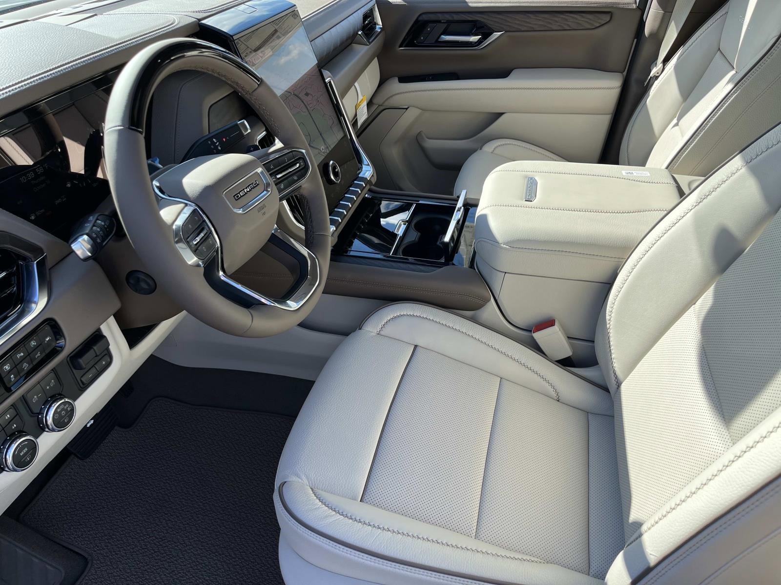 New 2026 GMC Yukon Denali w/ Denali Reserve Package image 23