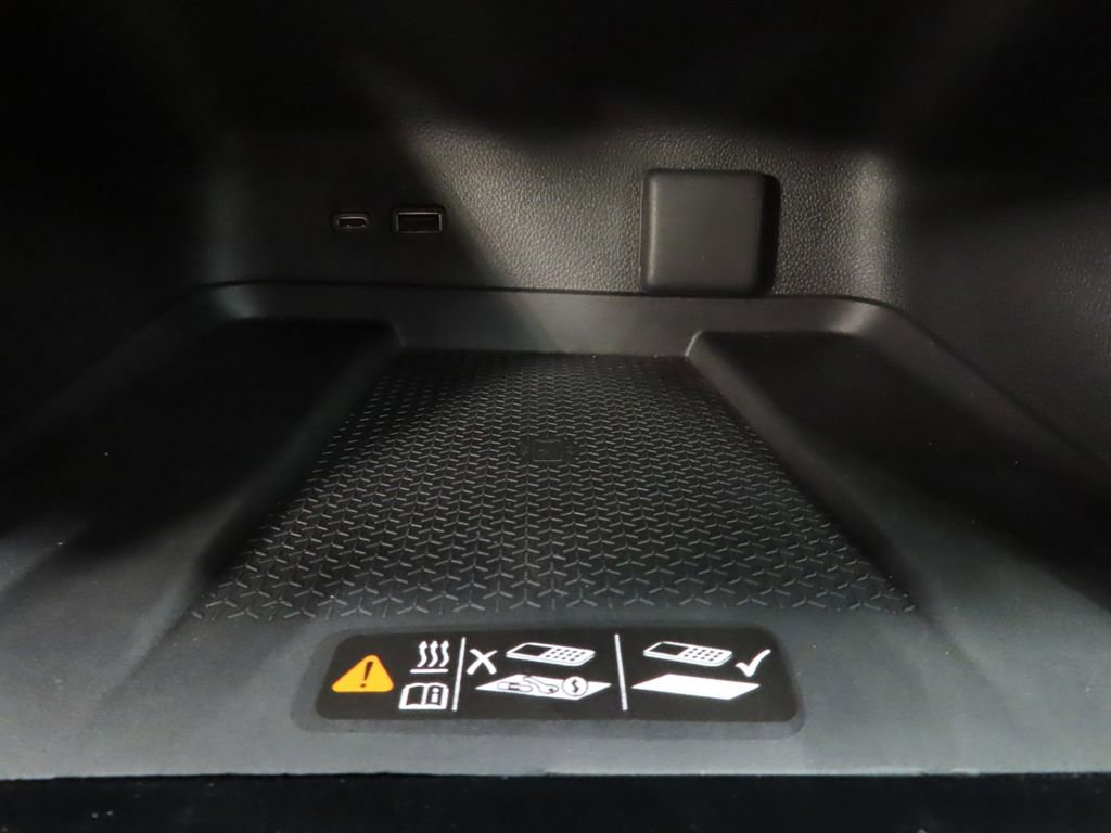Used 2024 Chevrolet Traverse Z71 w/ LPO, Floor Liner Package AWD/4WD image 66