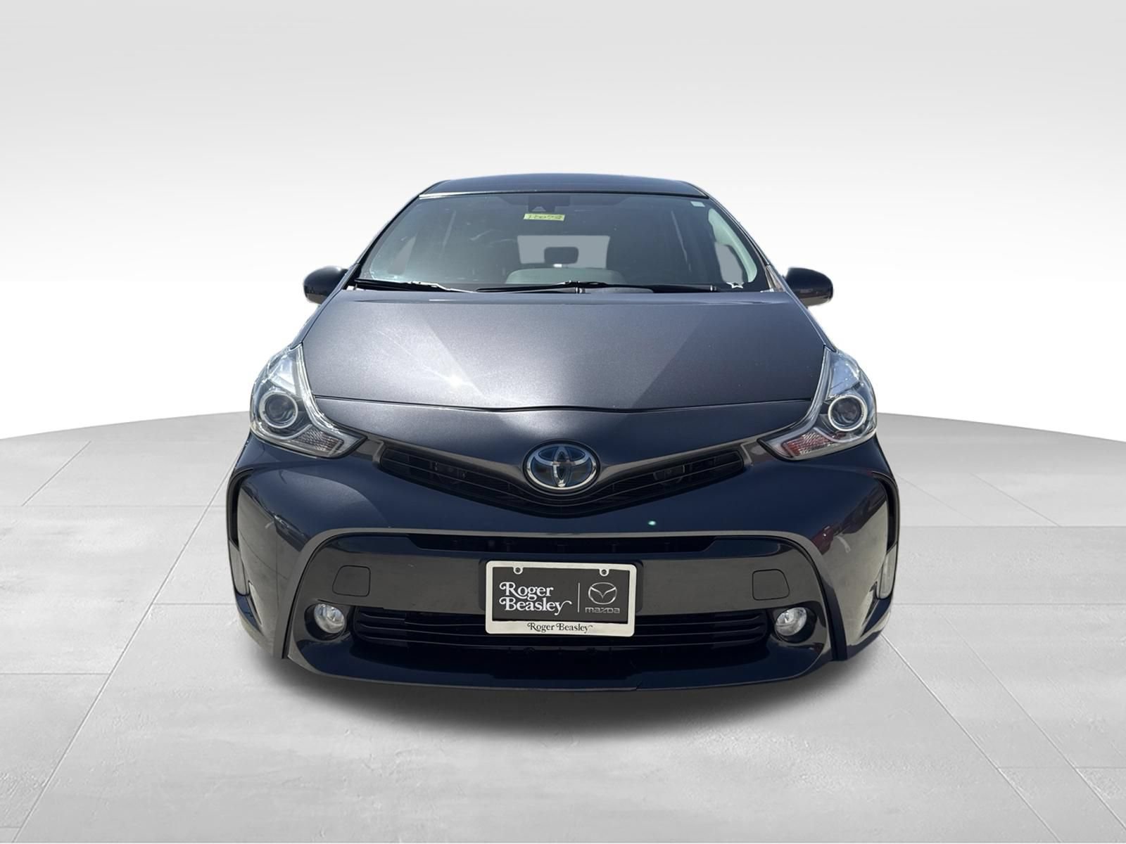 Used 2017 Toyota Prius V Five w/ Advanced Technology Package FWD image 2