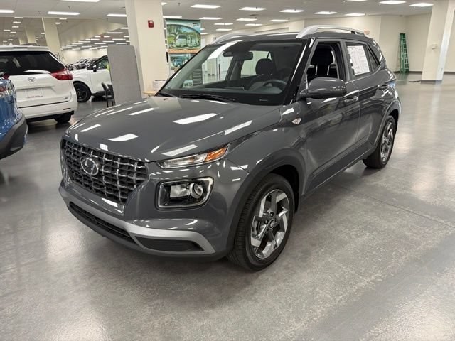 Used 2025 Hyundai Venue SEL FWD image 3