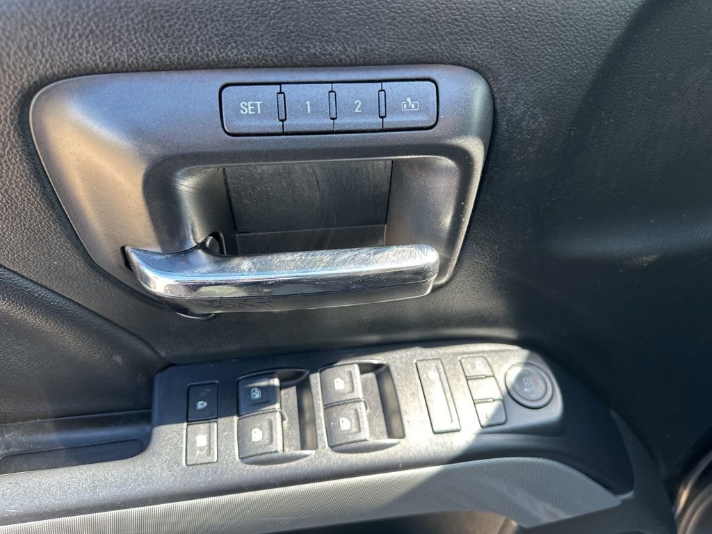 Used 2017 Chevrolet Silverado 1500 LTZ Z71 w/ Redline Edition AWD/4WD image 17