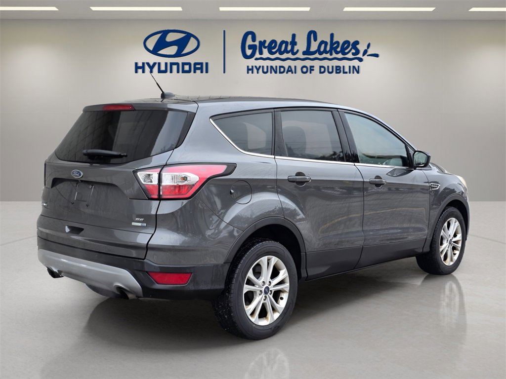 Used 2017 Ford Escape SE image 5
