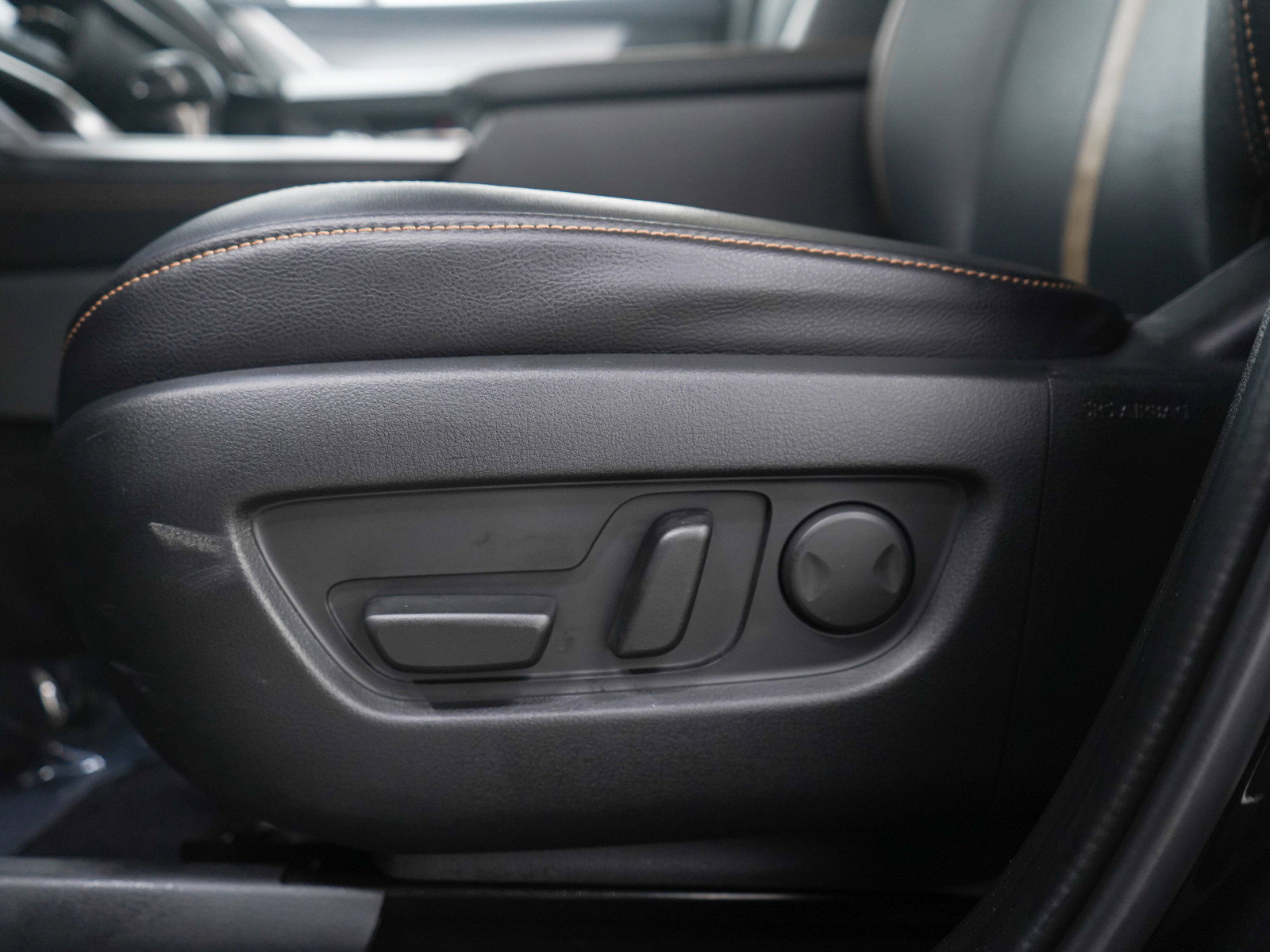 Certified 2025 MAZDA CX-70 3.3 Turbo S w/ Premium Package image 23