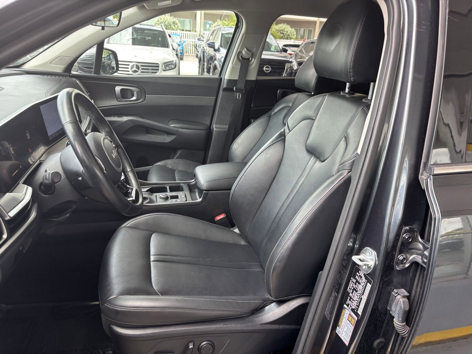 Used 2024 Kia Sorento S FWD image 39