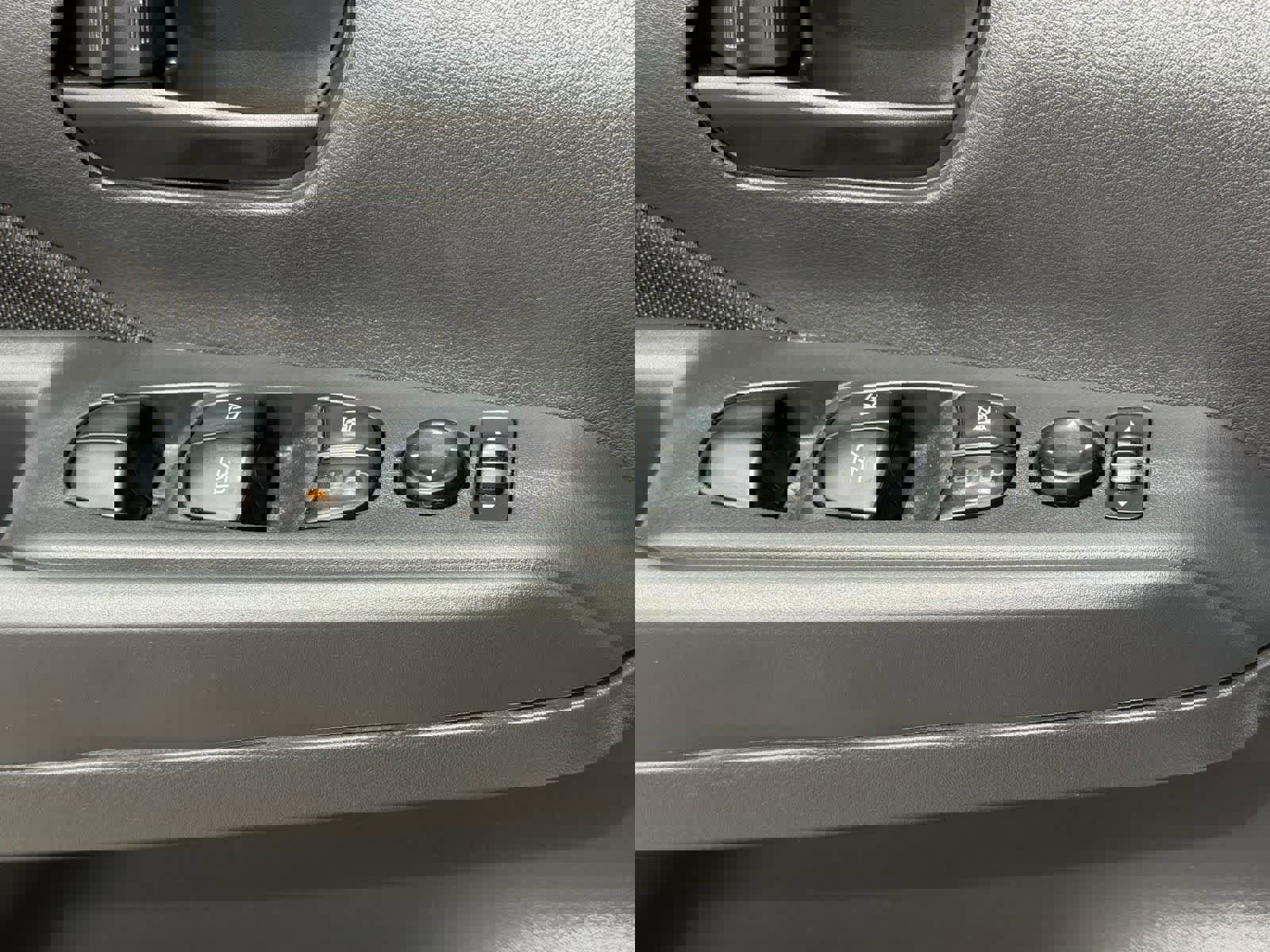 Used 2021 Nissan Kicks S image 15