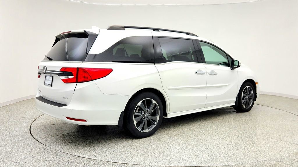 Used 2023 Honda Odyssey Elite image 5