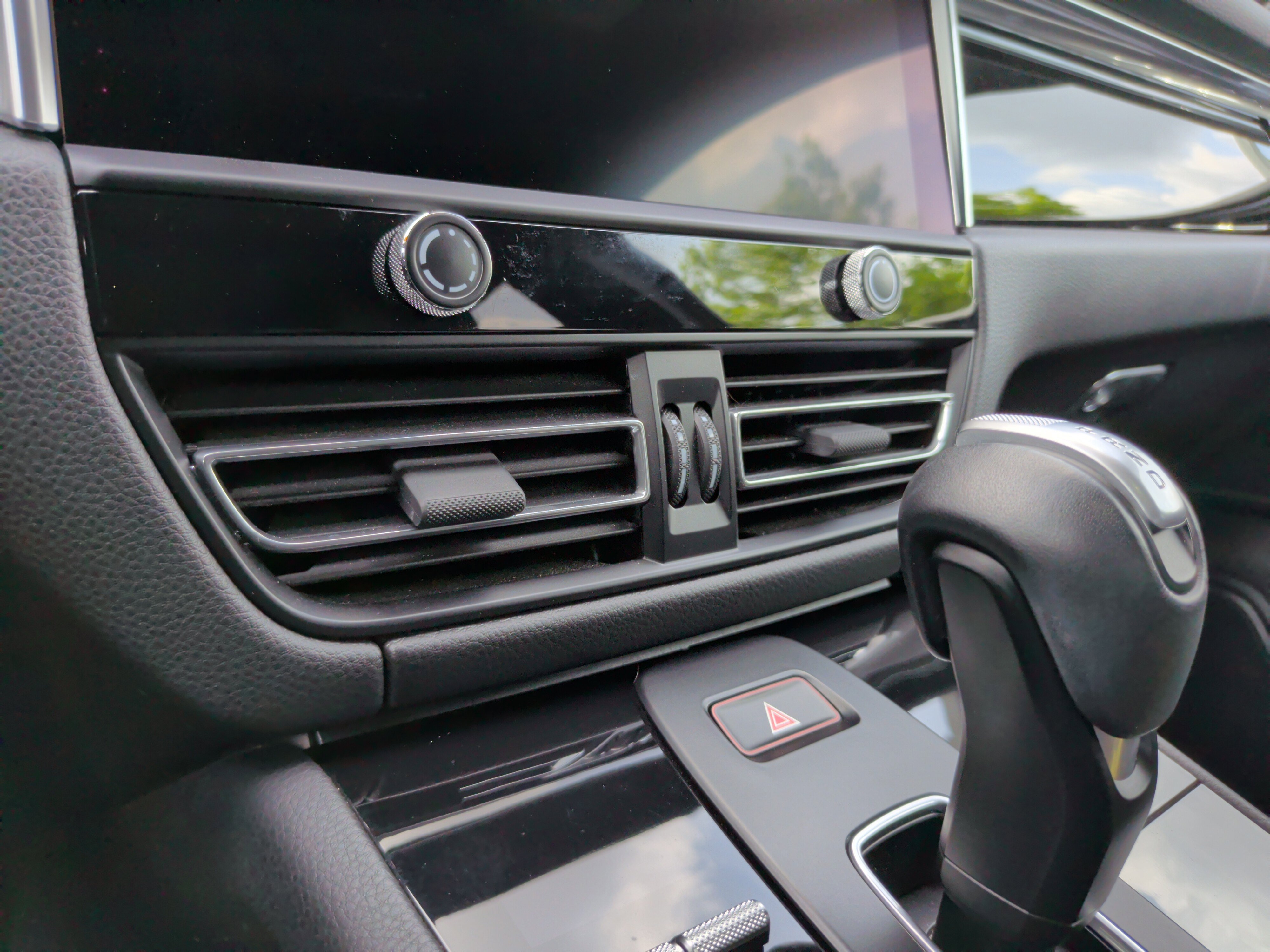 Used 2023 Porsche Macan image 19