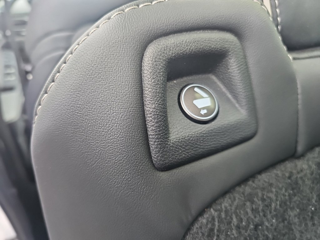 Used 2022 Acura MDX w/ Advance Package AWD/4WD image 37