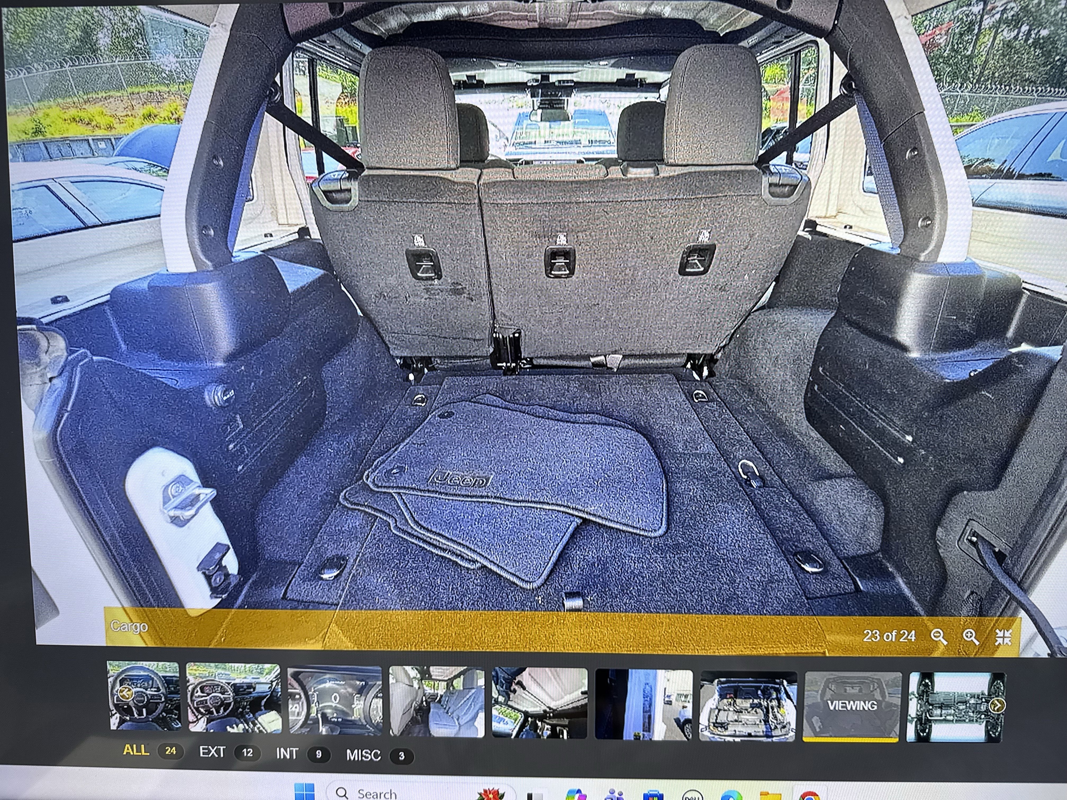 Used 2025 Jeep Wrangler Sahara image 15