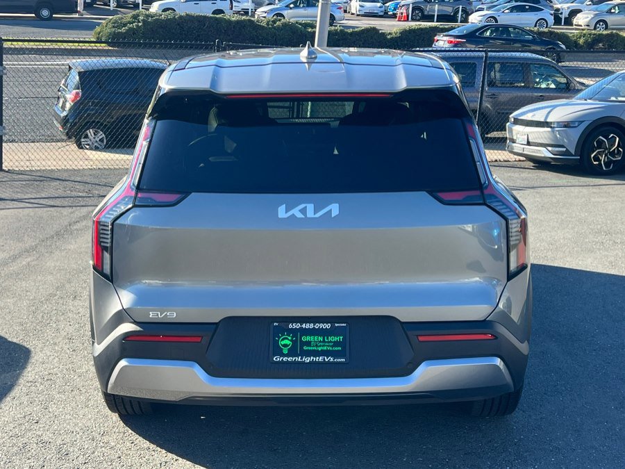 Used 2024 Kia EV9 Light Long Range image 6