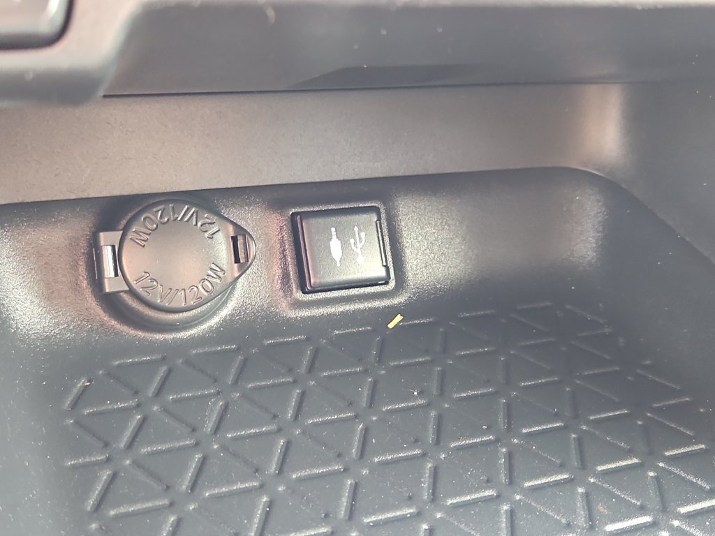 Used 2019 Toyota RAV4 LE w/ All Weather Liner Package AWD/4WD image 17