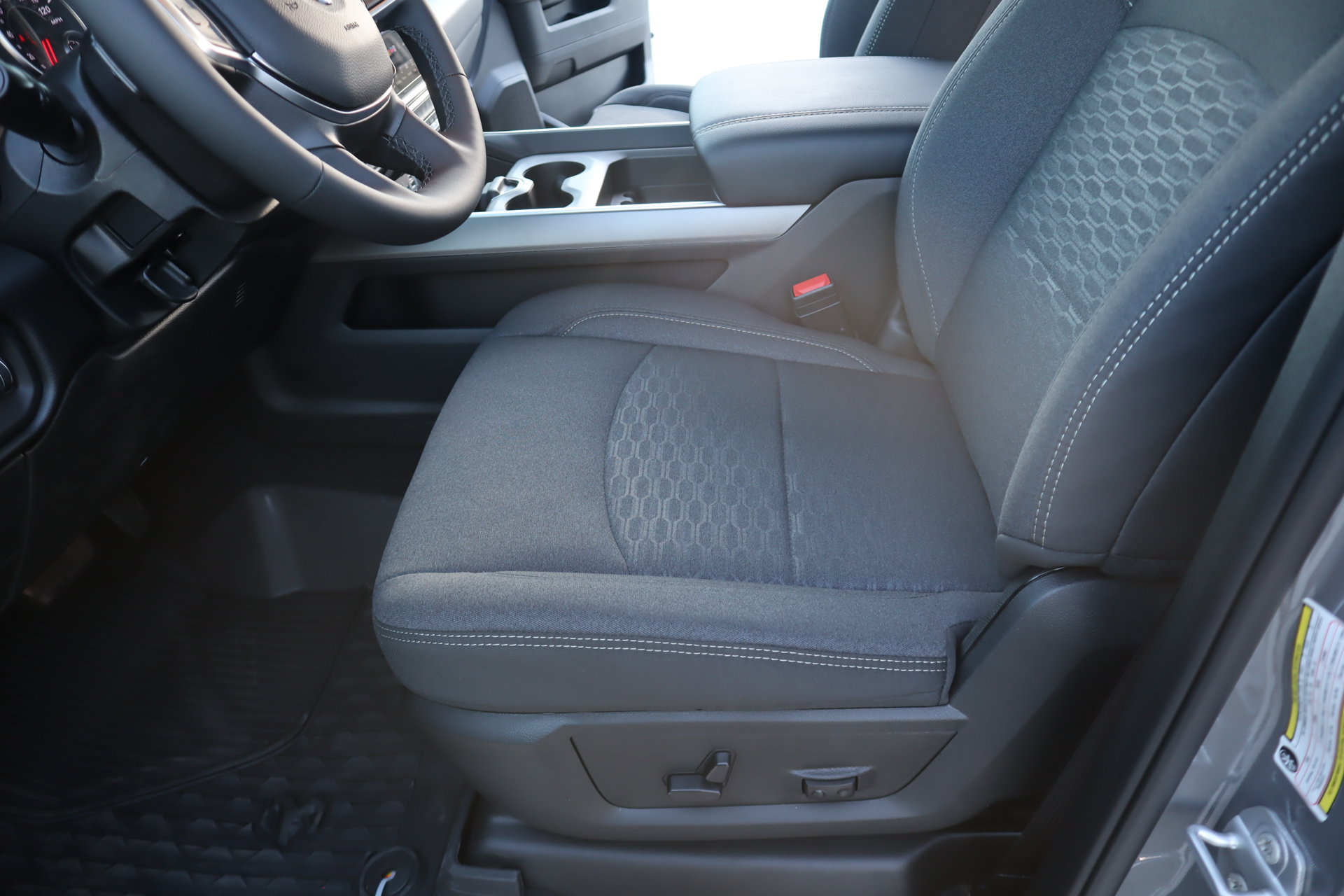 New 2027 RAM 3500 Big Horn AWD/4WD image 12