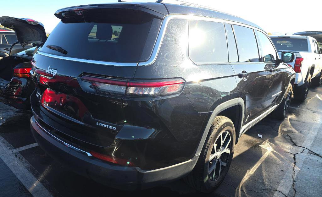 Used 2024 Jeep Grand Cherokee L Limited w/ Luxury Tech Group II image 4