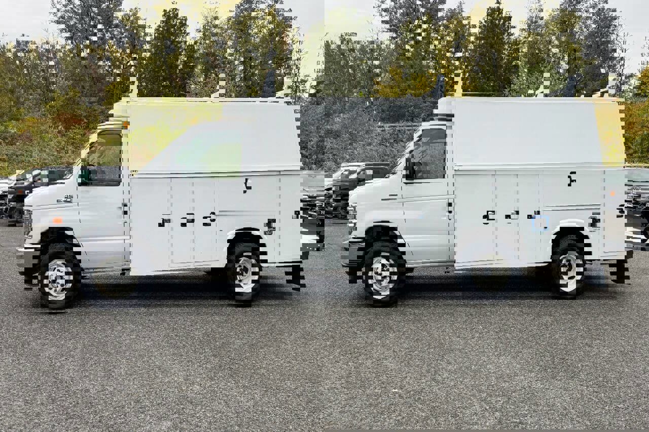 Used 2024 Ford E-450 and Econoline 450 Super Duty w/ Power Windows & Locks Group RWD image 6