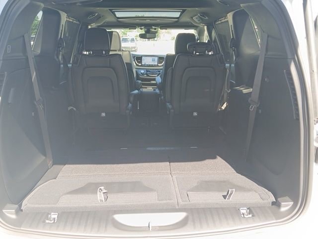 New 2026 Chrysler Pacifica Select FWD image 30