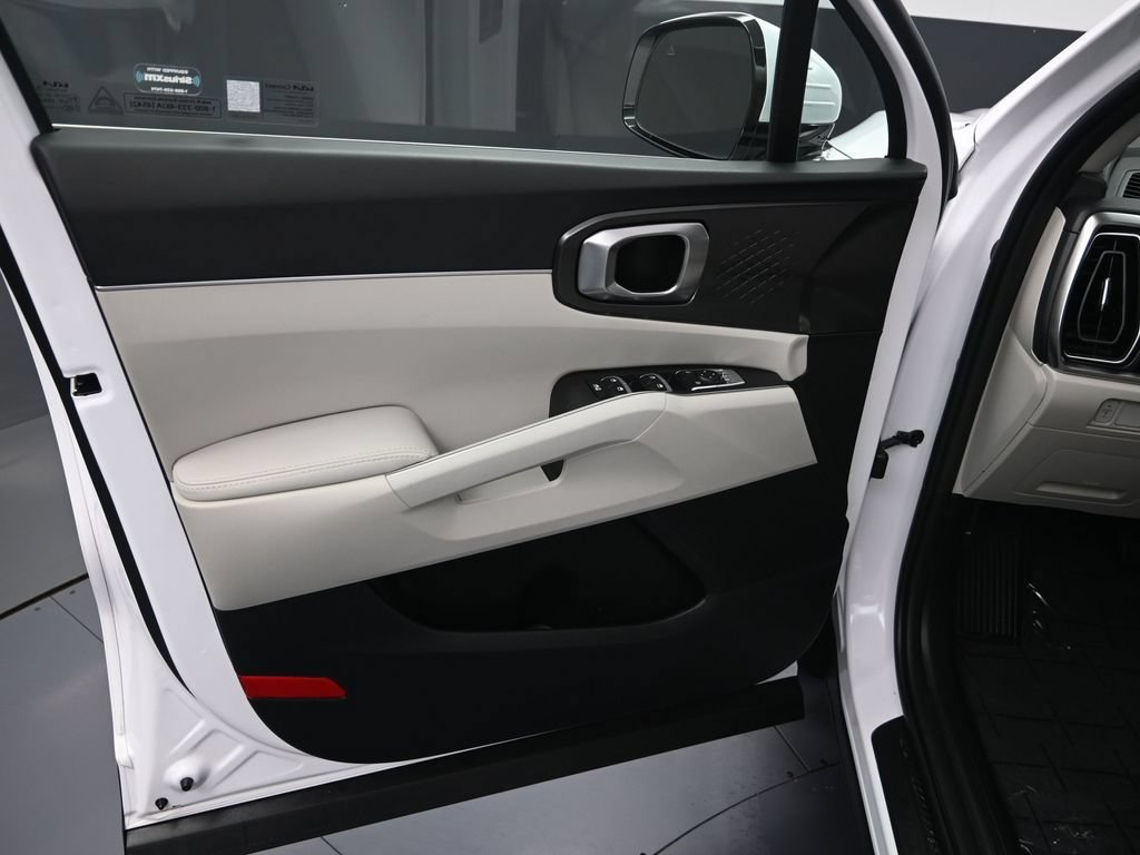 New 2025 Kia Sorento S w/ Panoramic Sunroof Package FWD image 2