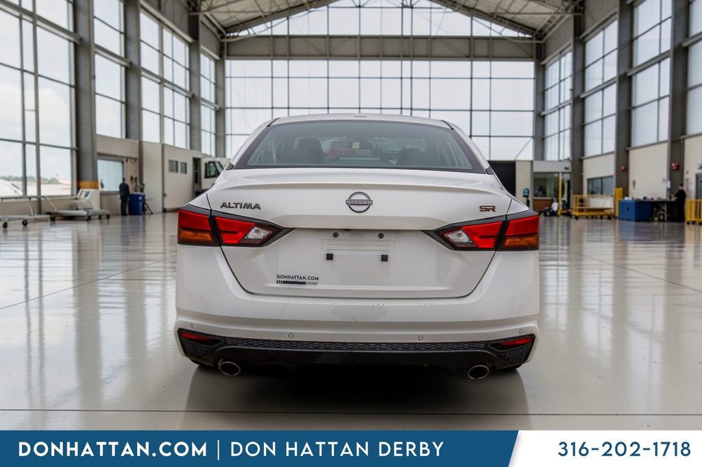 Used 2024 Nissan Altima 2.5 SR FWD image 29