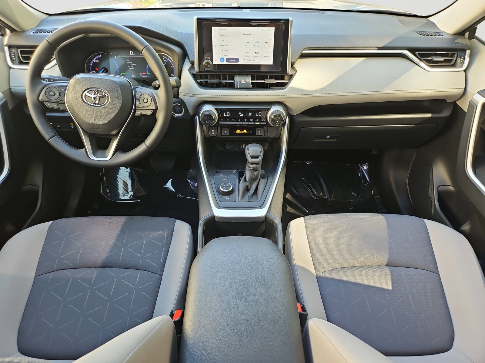 Used 2025 Toyota RAV4 XLE w/ Convenience Package AWD/4WD image 16