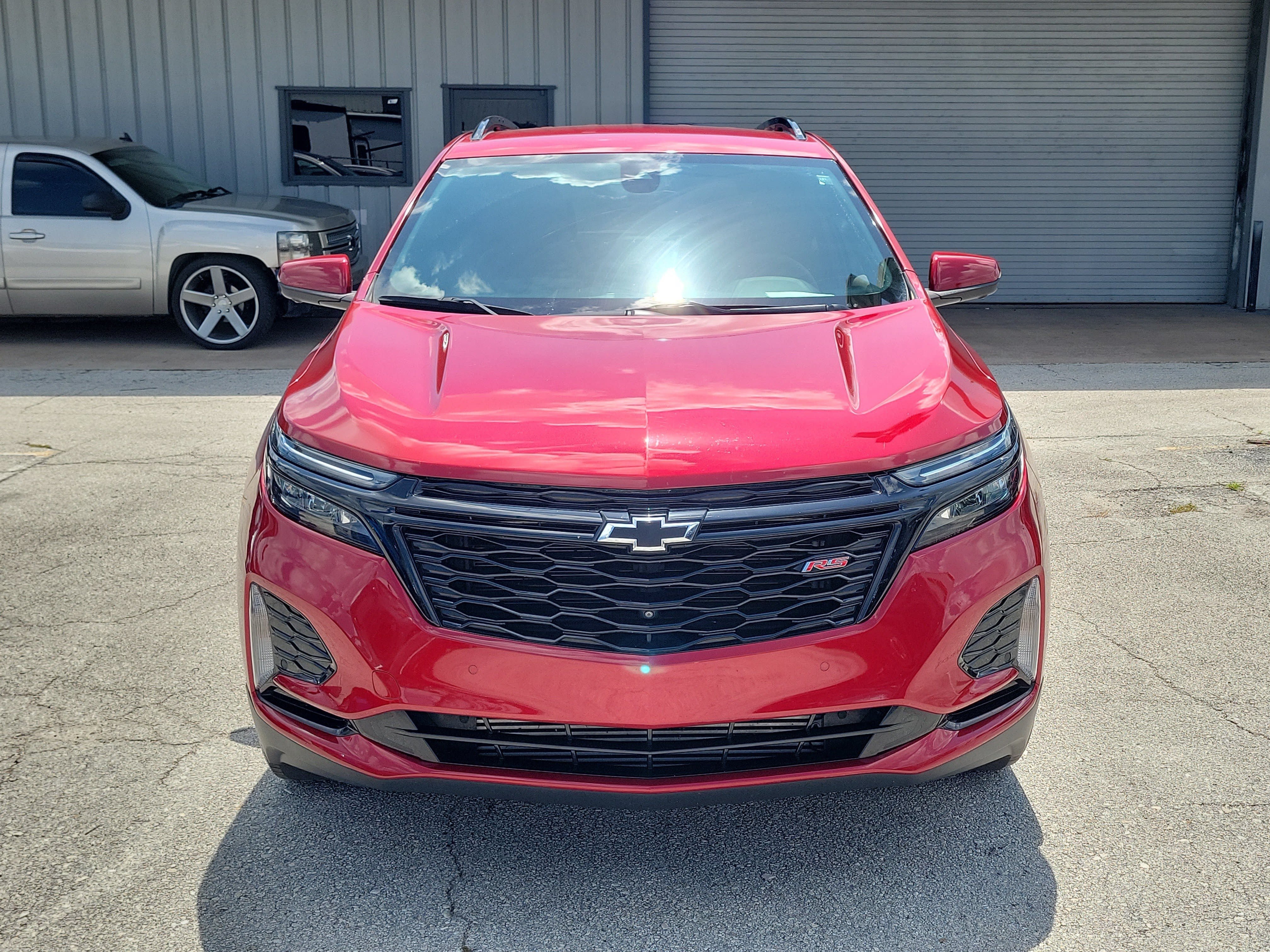 Used 2024 Chevrolet Equinox RS FWD image 2