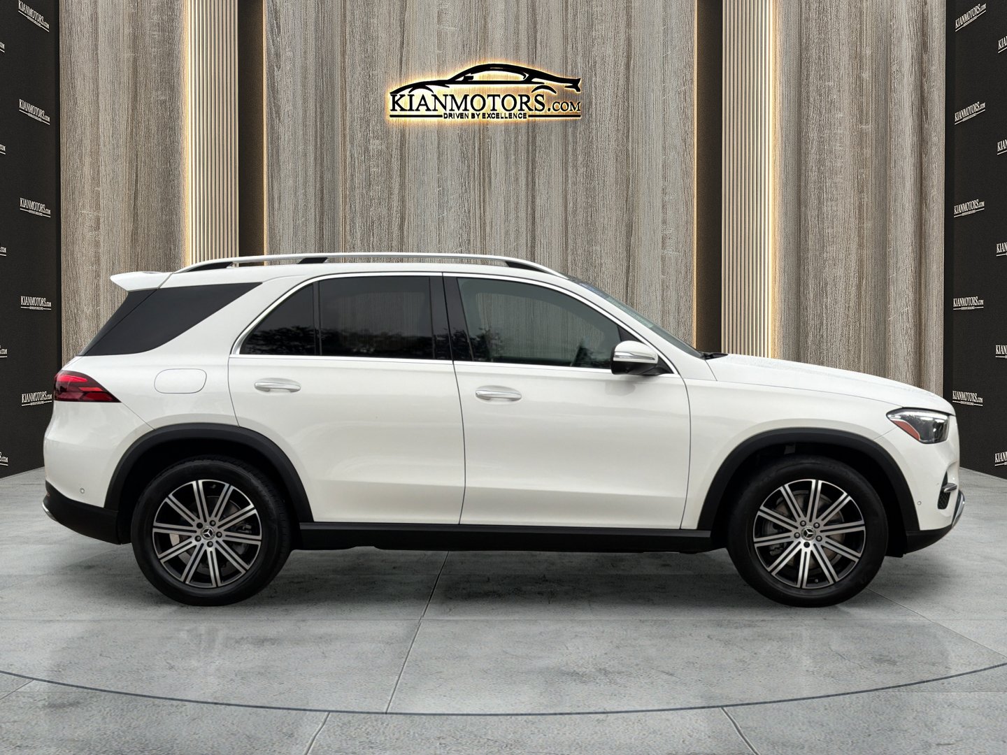Used 2024 Mercedes-Benz GLE 450e 4MATIC image 12