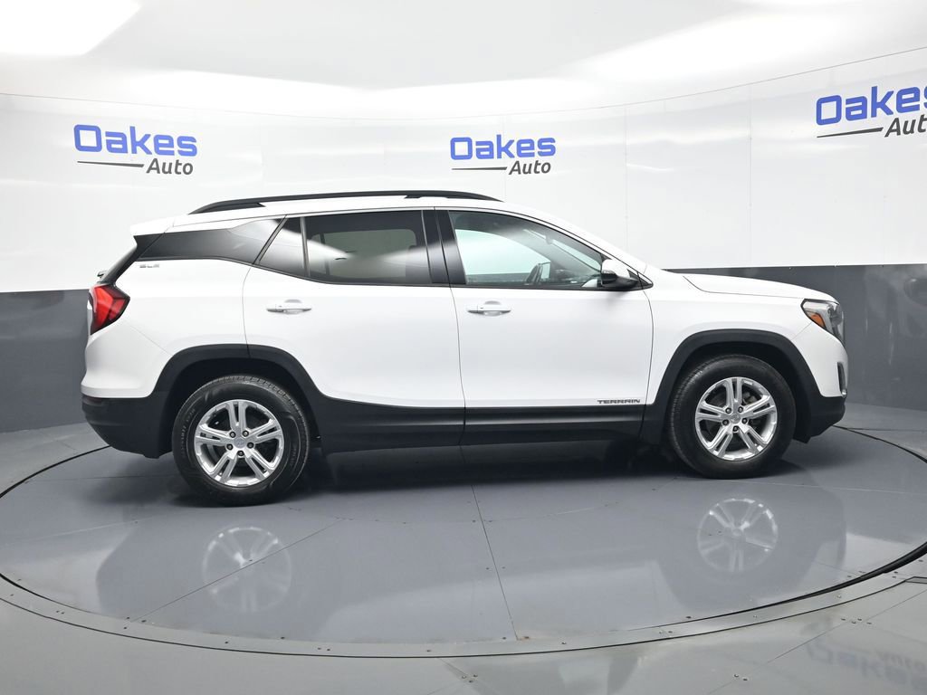 Used 2020 GMC Terrain SLE w/ Driver Convenience Package FWD image 9