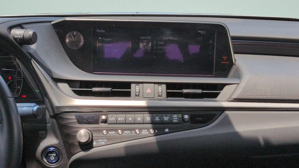 Used 2021 Lexus ES 300h w/ Premium Package FWD image 16