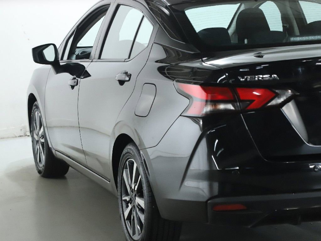 Used 2025 Nissan Versa SV FWD image 39