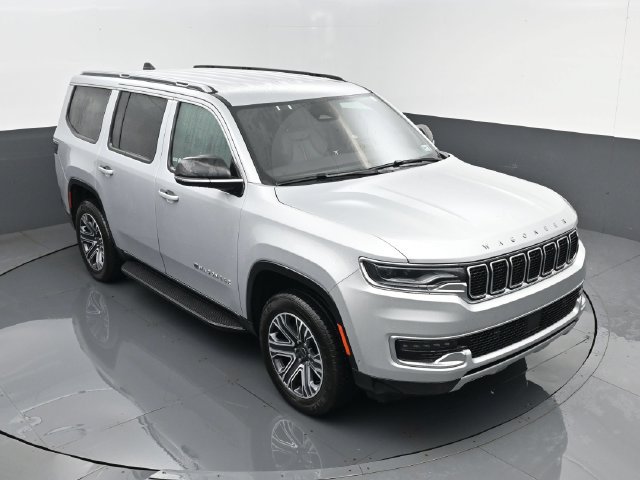 Used 2025 Jeep Wagoneer Series II AWD/4WD image 24