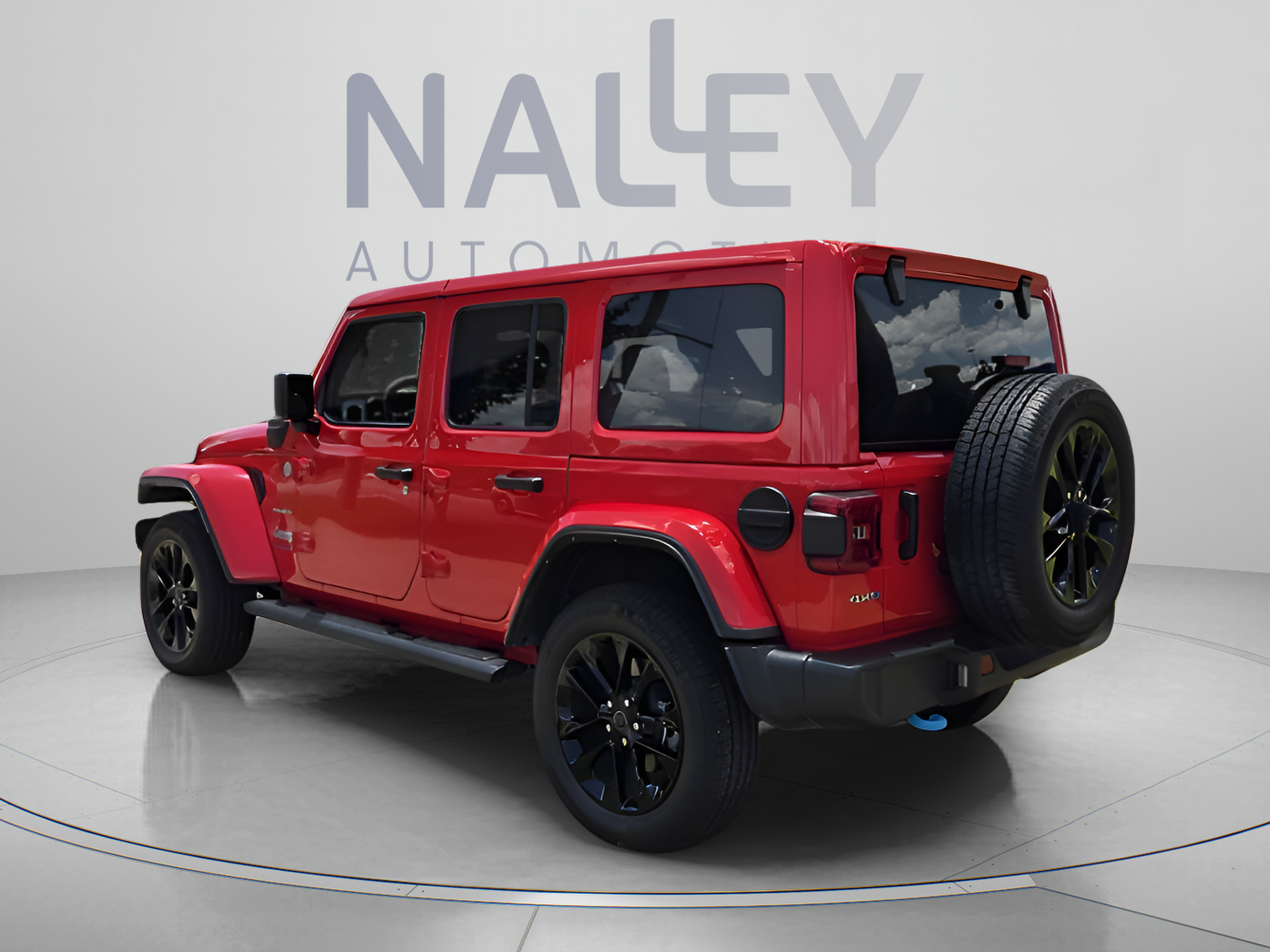 Used 2024 Jeep Wrangler Unlimited Sahara AWD/4WD image 3