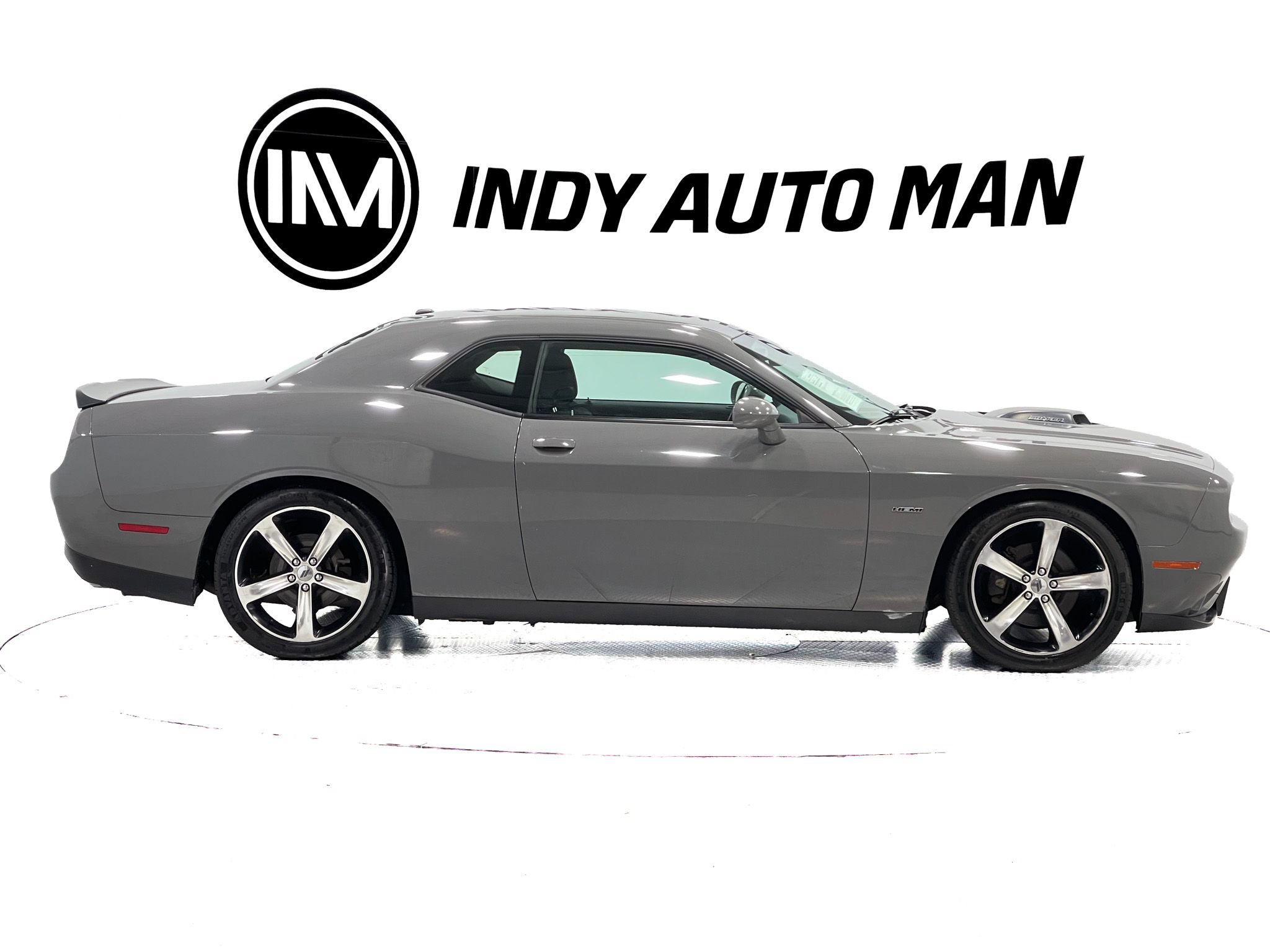 Used 2018 Dodge Challenger R/T RWD image 3