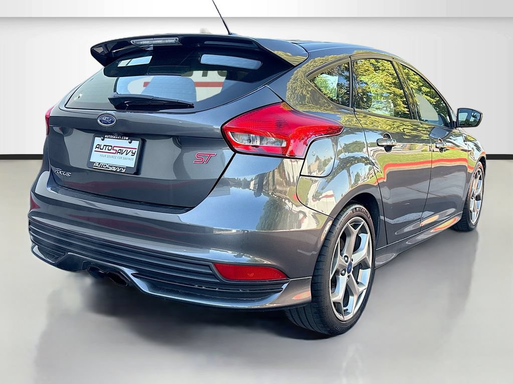 Used 2017 Ford Focus ST FWD image 7