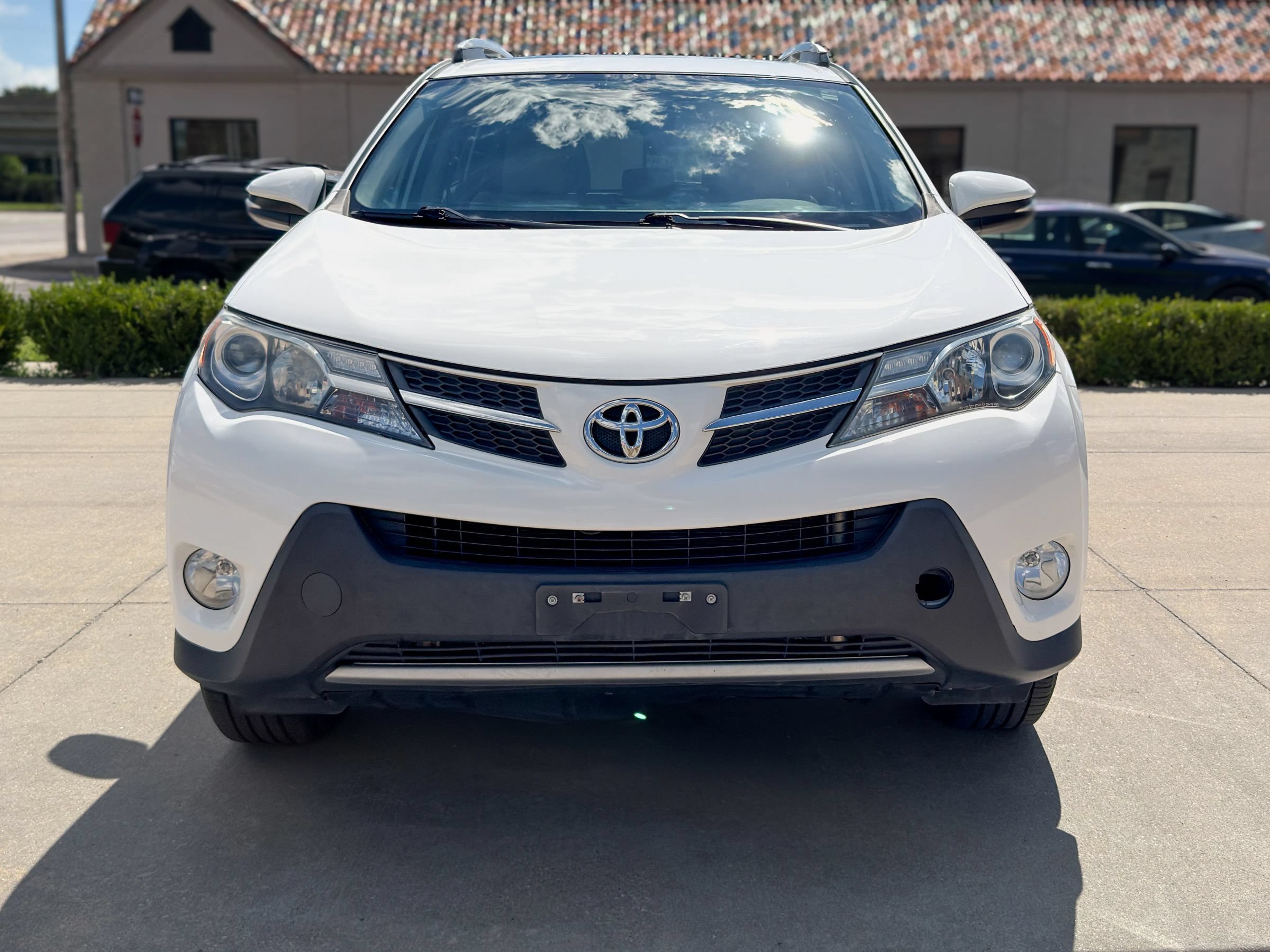 Used 2014 Toyota RAV4 XLE FWD image 2
