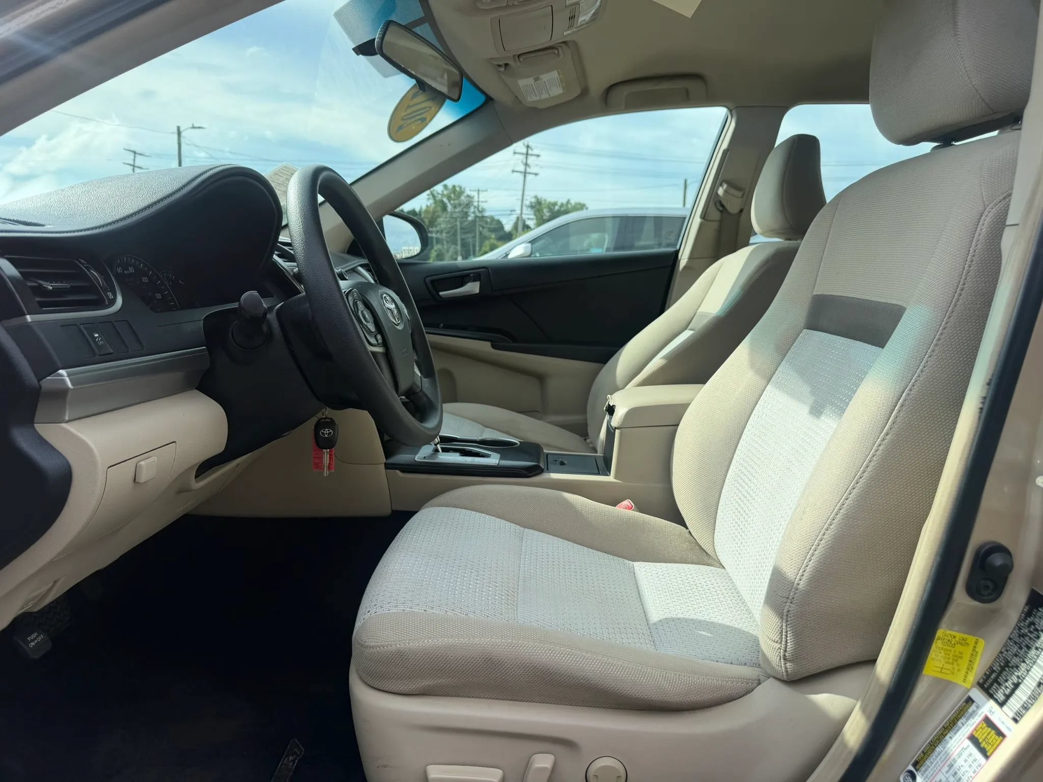 Used 2012 Toyota Camry LE FWD image 13