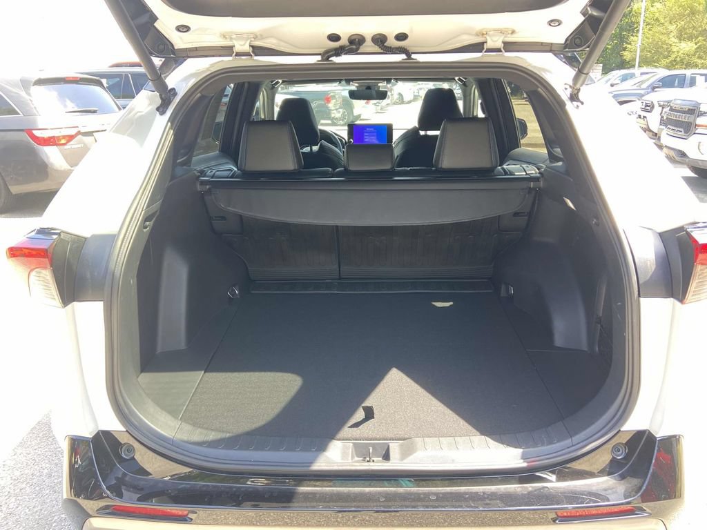 Used 2024 Toyota RAV4 XSE AWD/4WD image 7