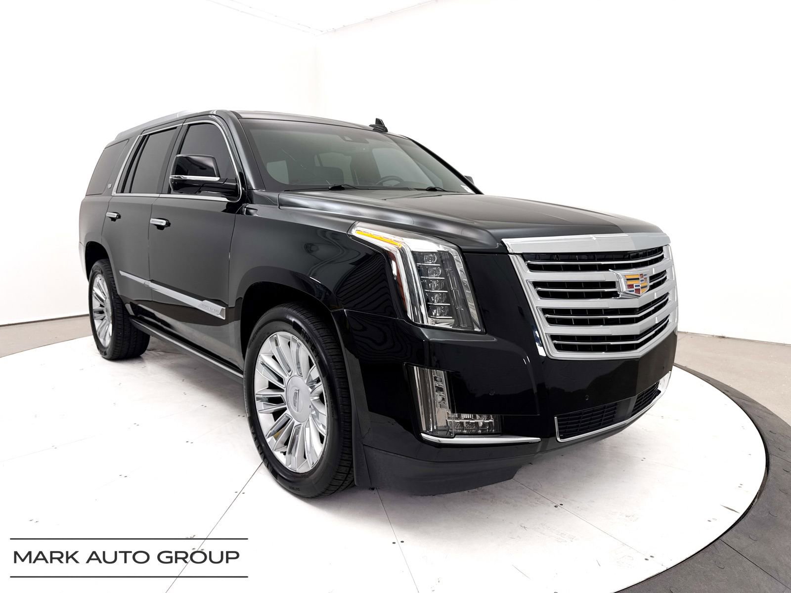 Used 2016 Cadillac Escalade Platinum AWD/4WD image 1