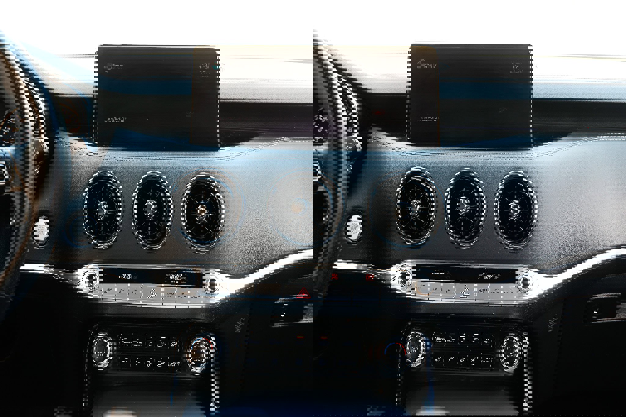 Used 2022 Kia Stinger GT2 image 38