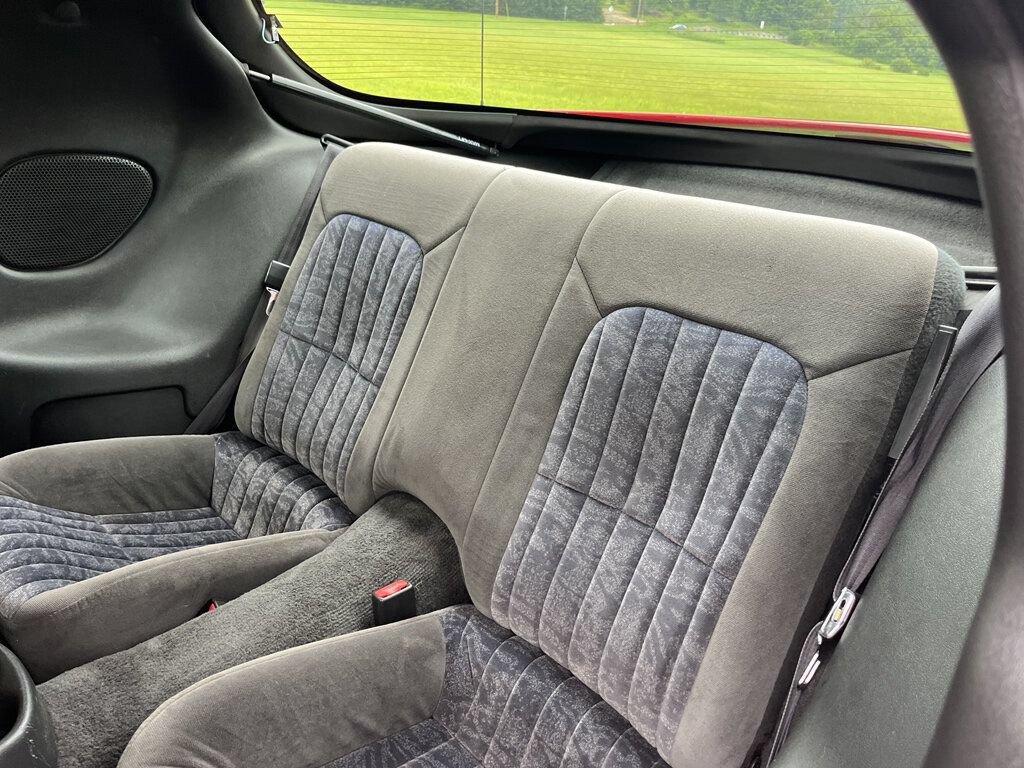 Used 2000 Chevrolet Camaro LT RWD image 19