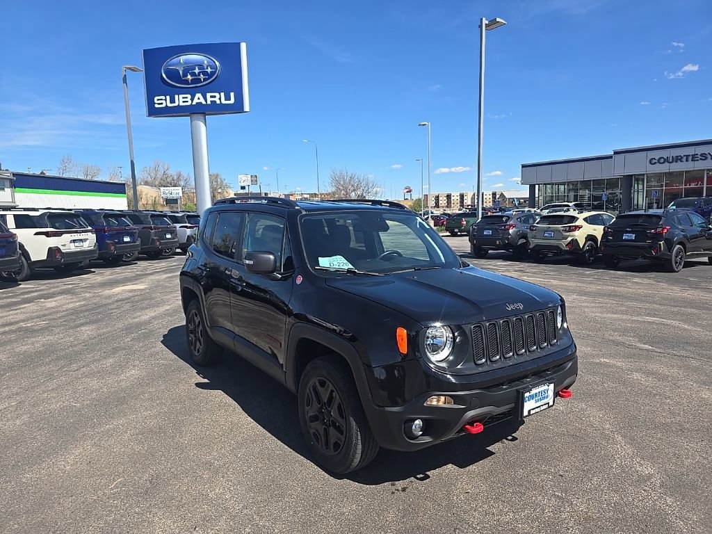 Used 2018 Jeep Renegade Trailhawk image 2