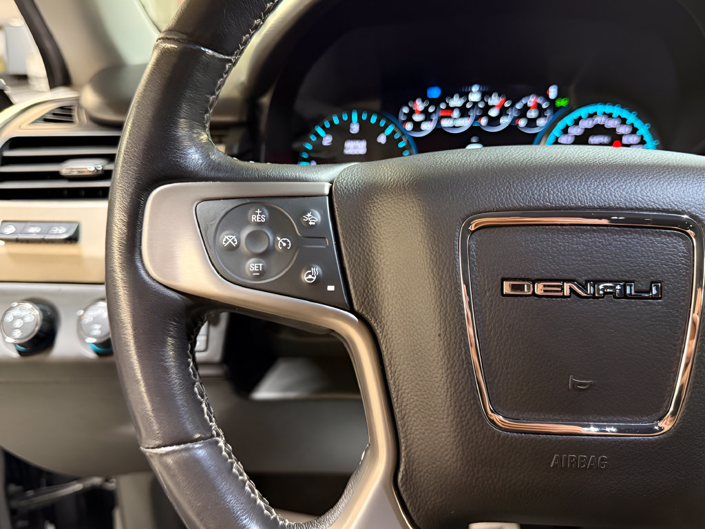 Used 2020 GMC Yukon Denali w/ Open Road Package AWD/4WD image 35