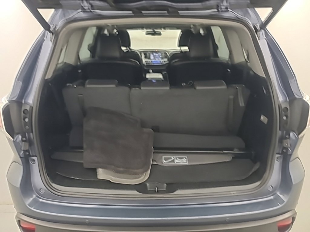 Used 2014 Toyota Highlander Limited FWD image 16