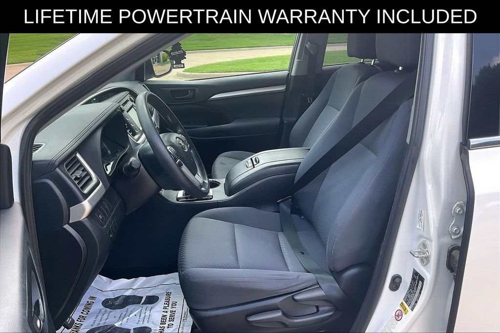 Used 2019 Toyota Highlander LE FWD image 26